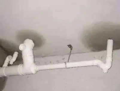 仲巴卫生间测漏水的几种情景